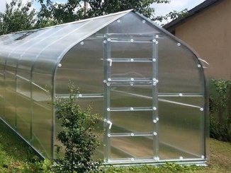 Obloukové skleniky z ocelových profilů – Gutta Gardentec Standard