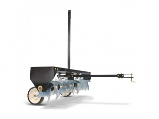 Travní traktory – AgriFab Tažený travní provzdušňovač 102 cm